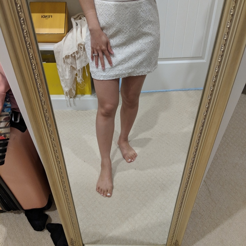 Hollister white lace mini skirt size 3